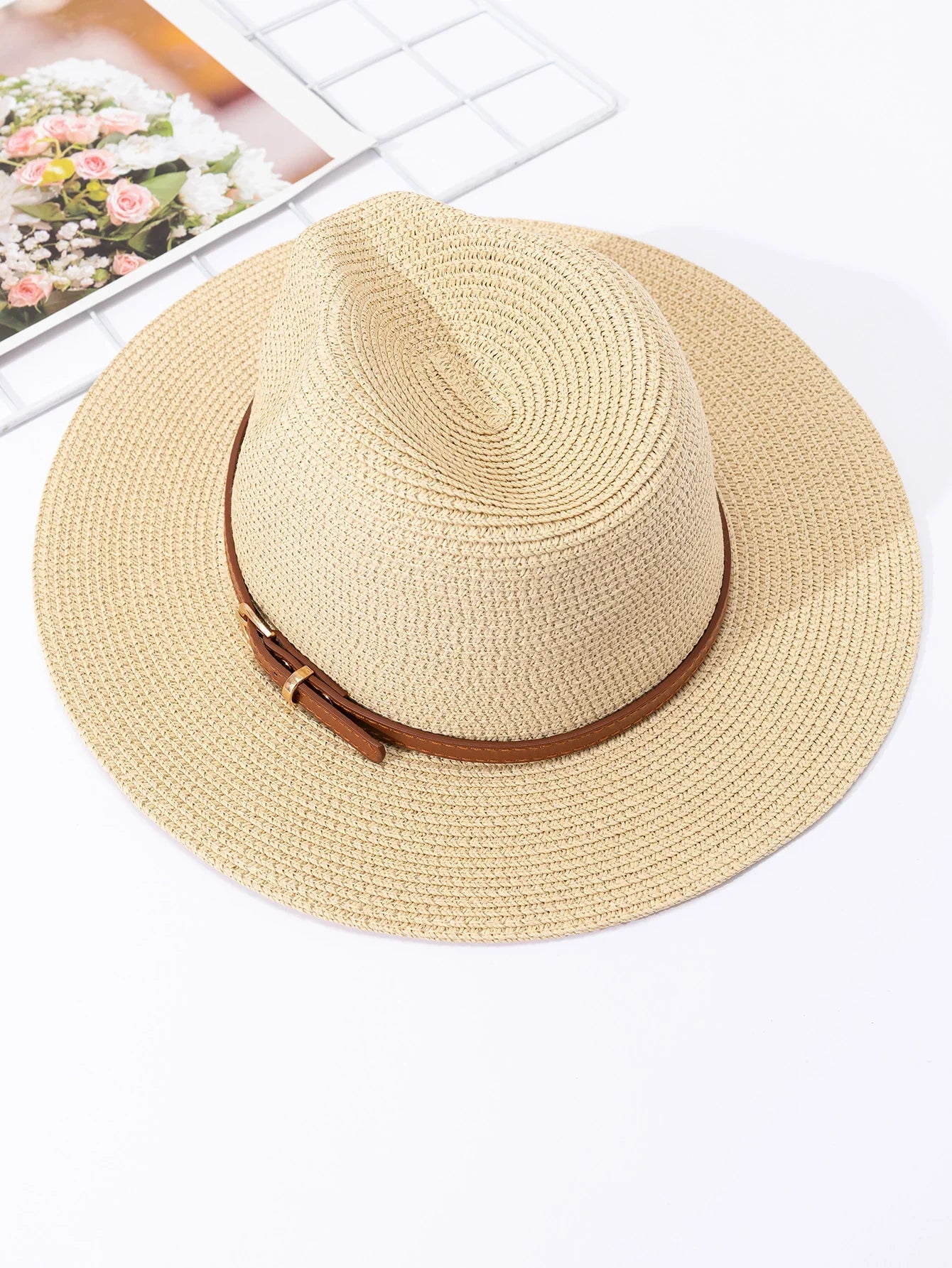 Panama straw hat, female jazz top hat, men and women's spring and summer straw woven fashionable sun protection and sunshade hat